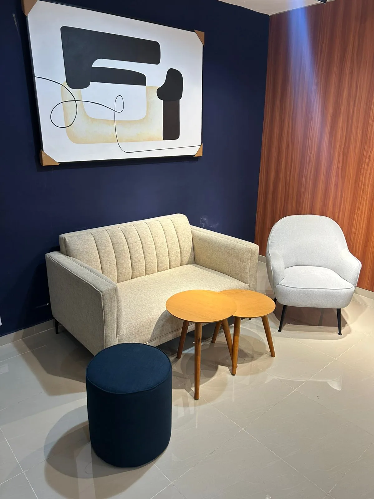 Sofa de 55" + Ottoman + Butaca + Mesa Lateral